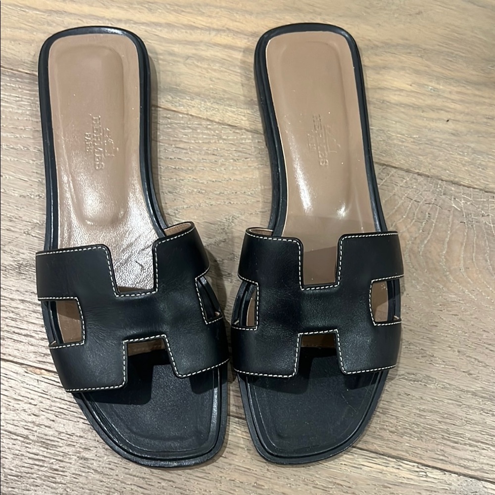 Hermes Oran Black Leather Sandals